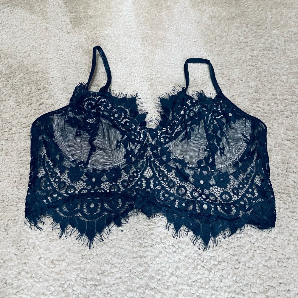 Bralette never worn black and cream lace size L